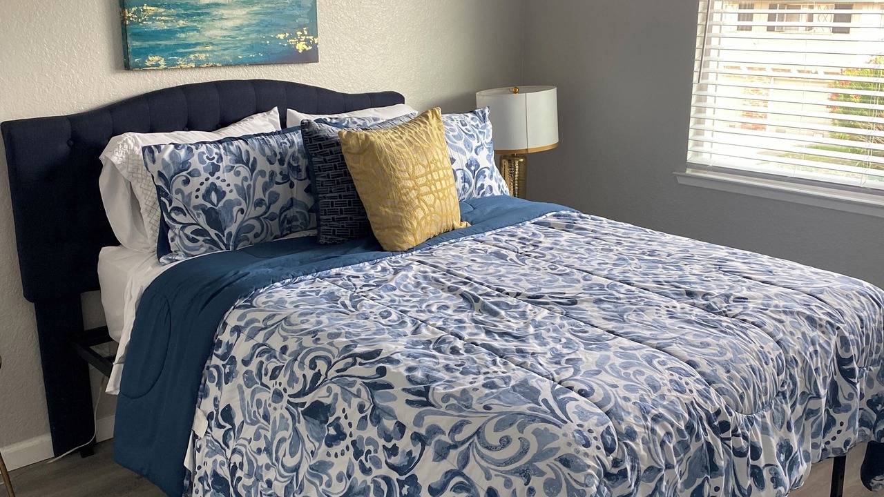 Photo of Bedroom in Arden-Arcade