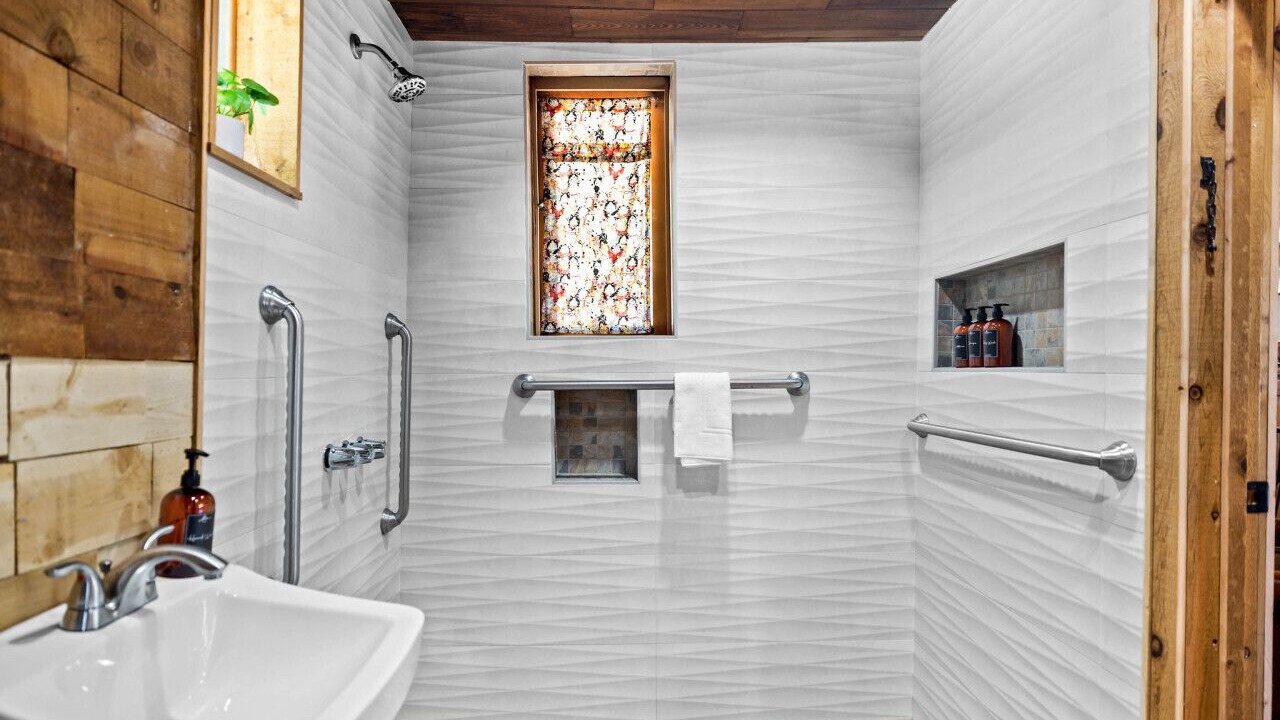 Photo of Bathroom in Bay Park