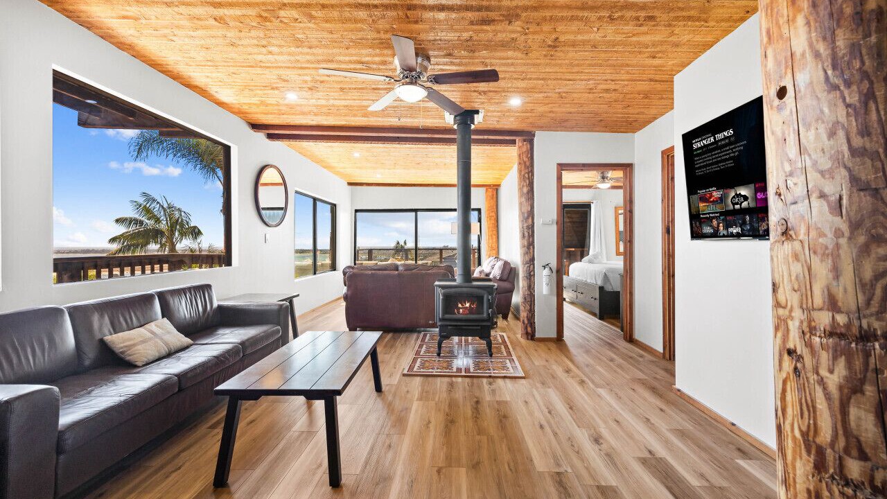 Photo of Livingroom in Bay Park