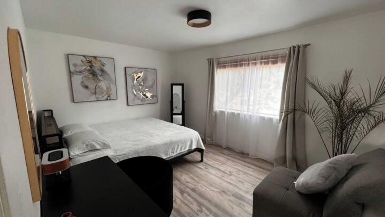 Photo of Bedroom in Springville