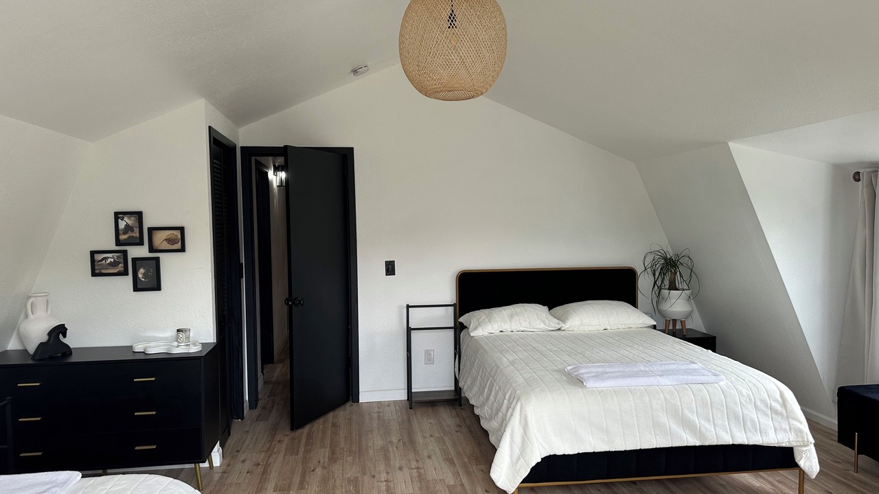 Photo of Bedroom in Springville