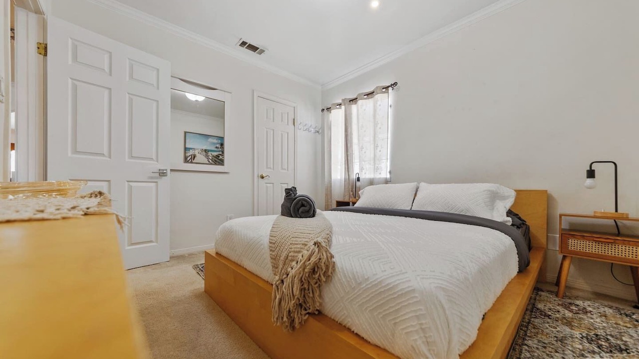 Photo of Bedroom in Sawtelle