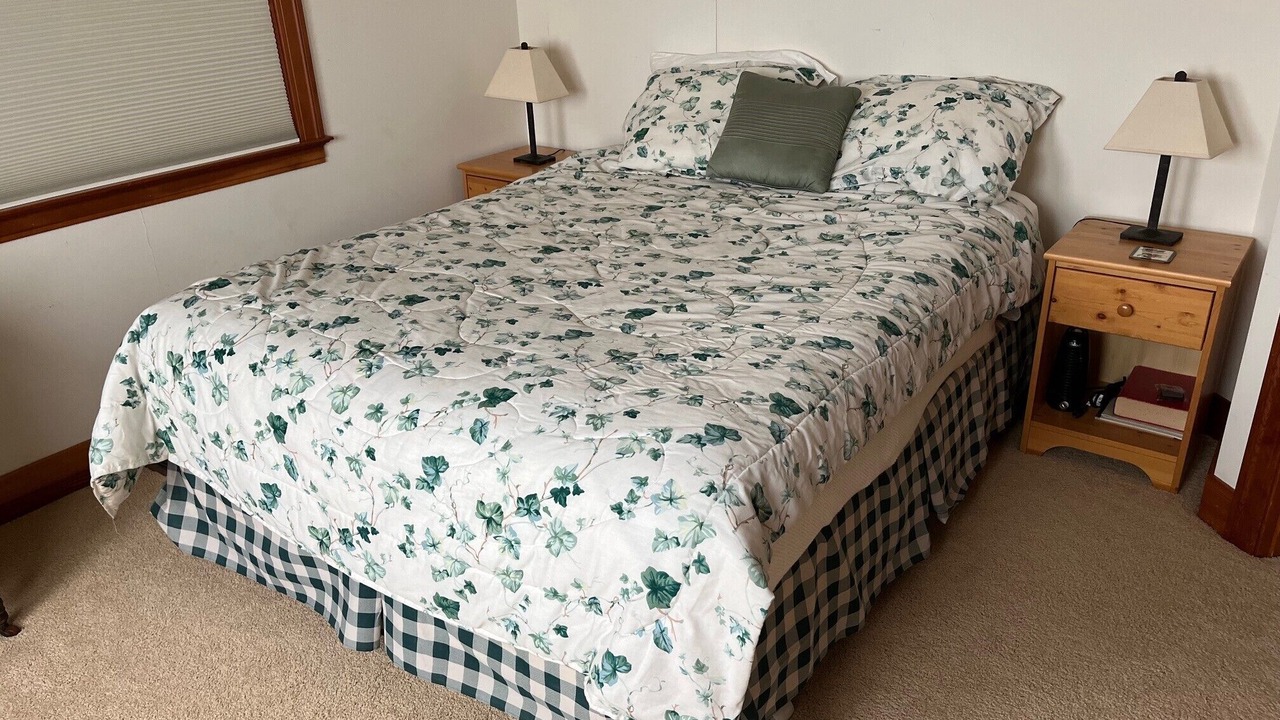 Photo of Bedroom in Meeks Bay