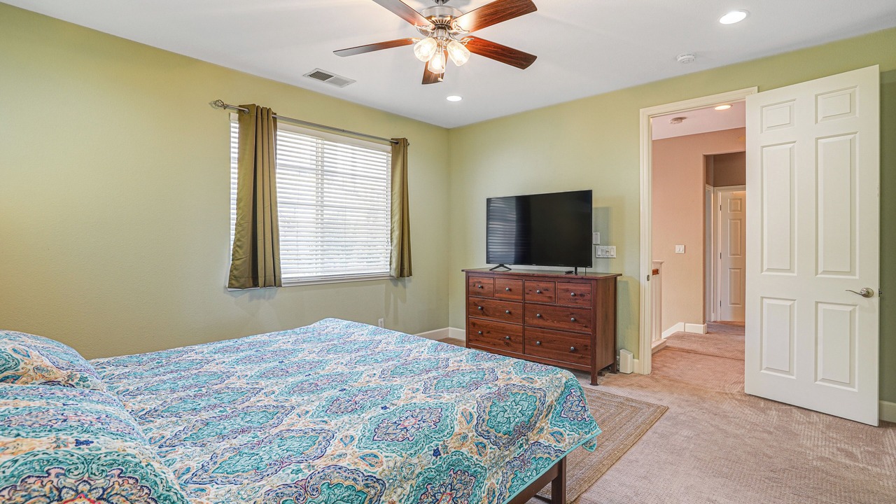 Photo of Bedroom in Pittsburg