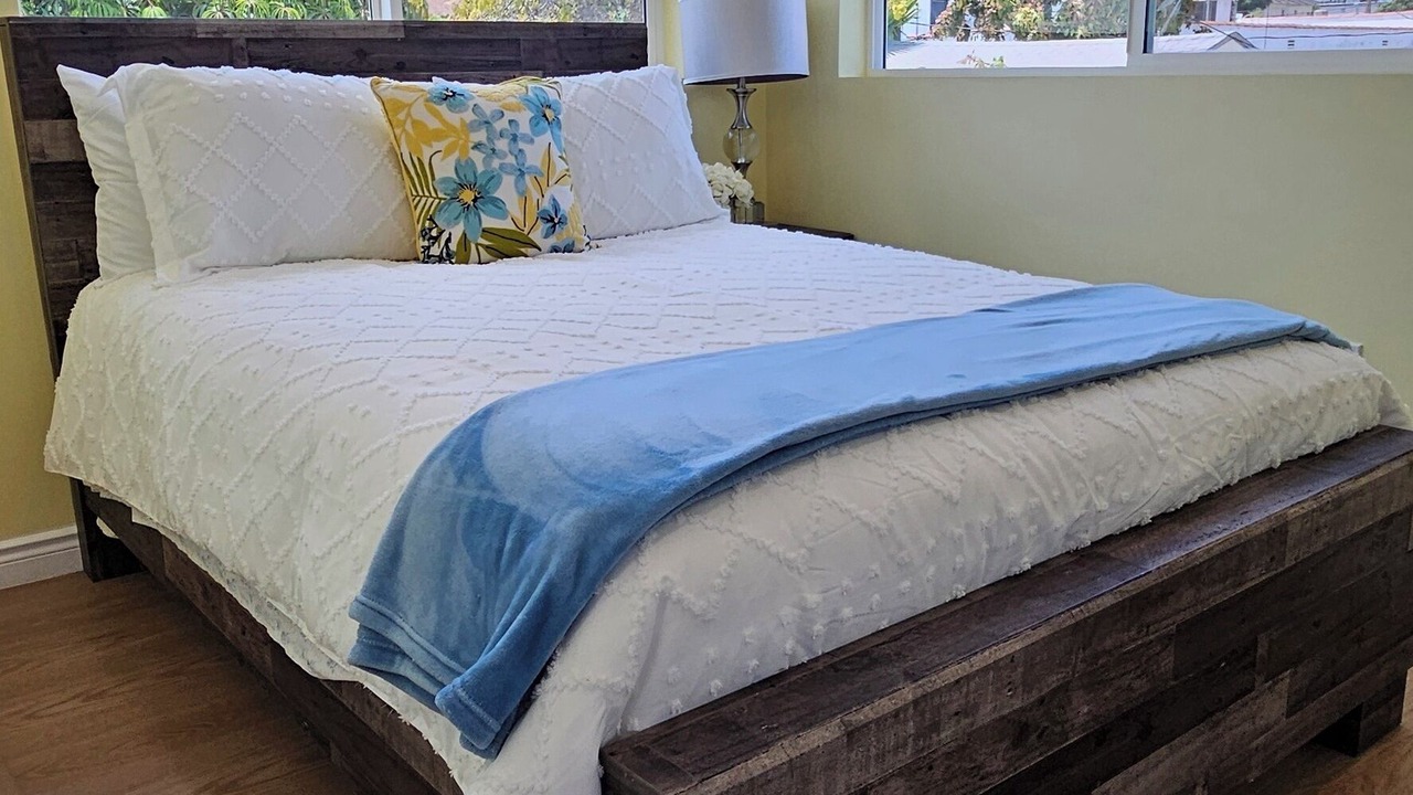 Photo of Bedroom in Pico - Robertson