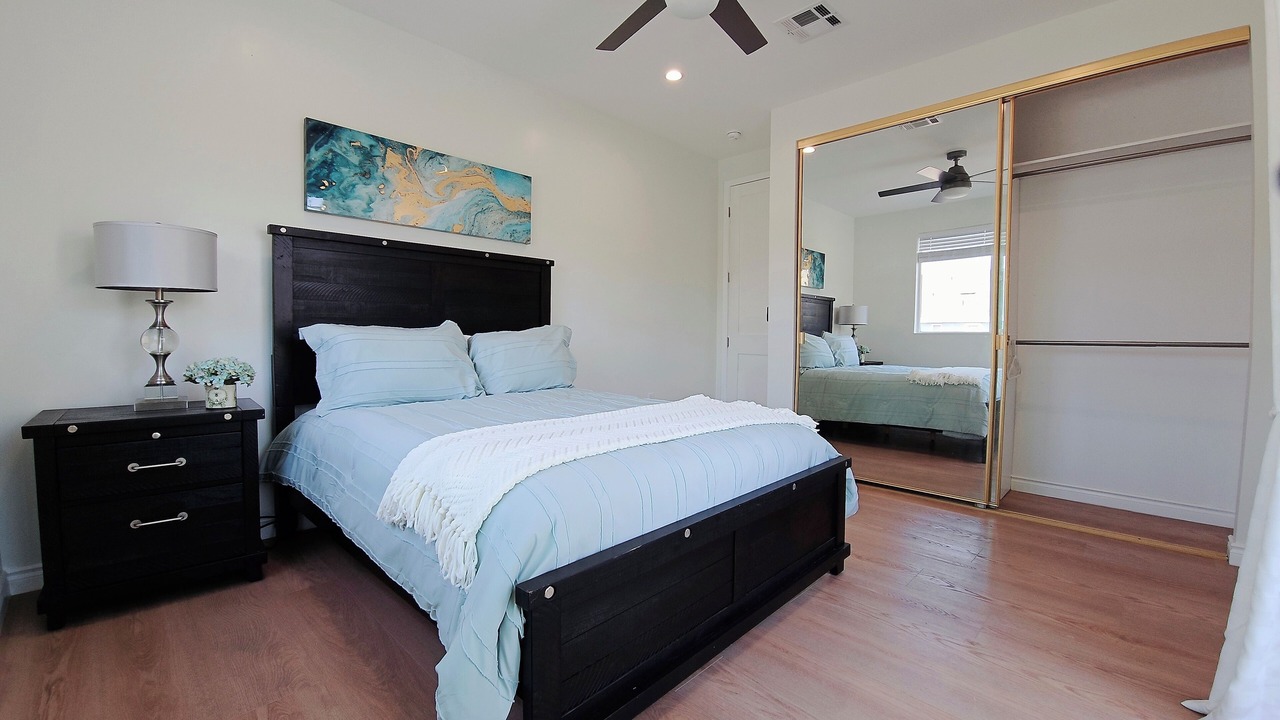 Photo of Bedroom in Pico - Robertson