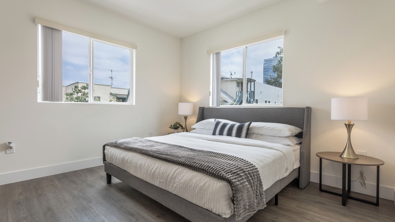 Photo of Bedroom in Pico-Union