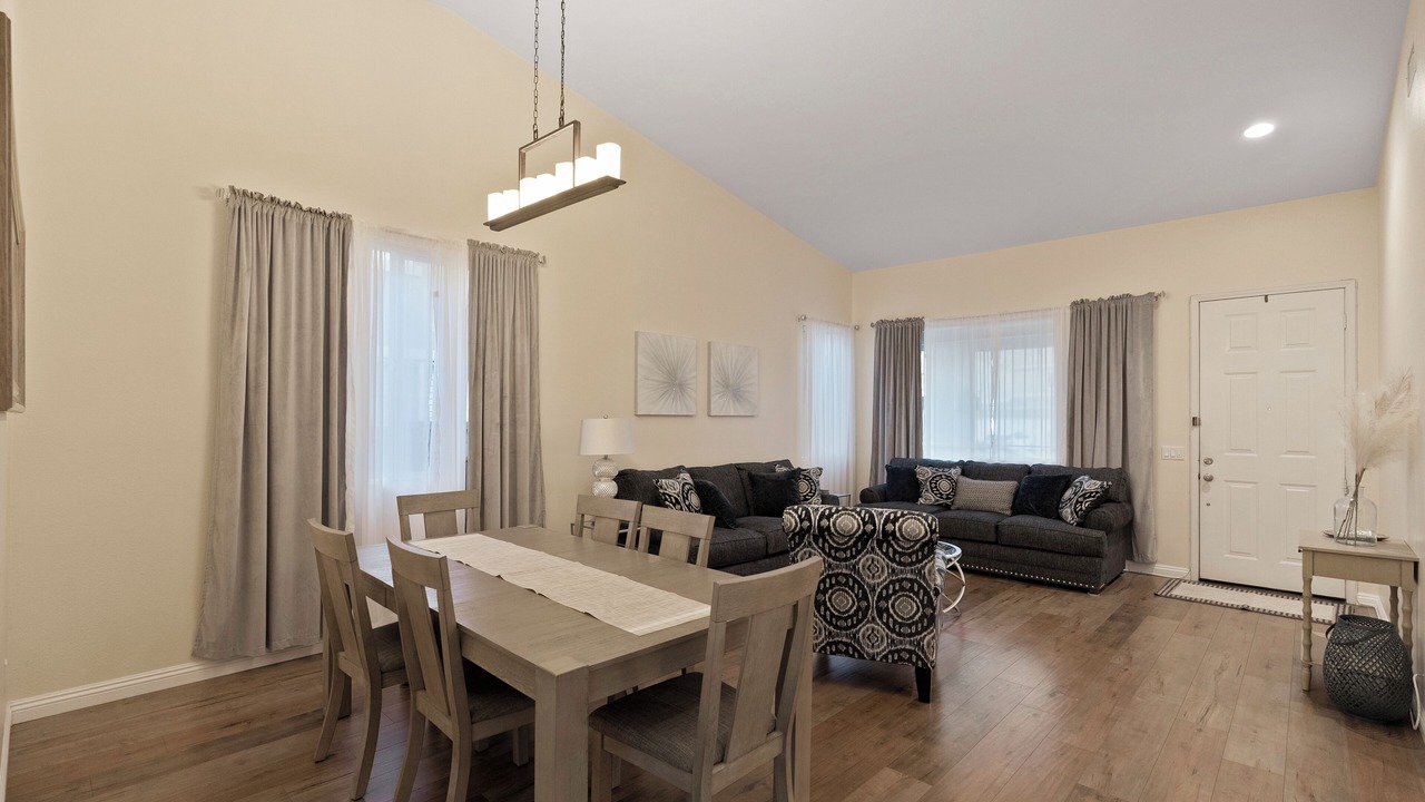 Photo of Livingroom in Murrieta