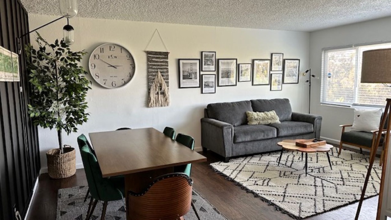 Photo of Livingroom in Hayward