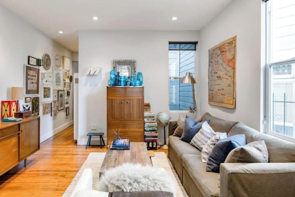 Photo of Livingroom in Civic Center