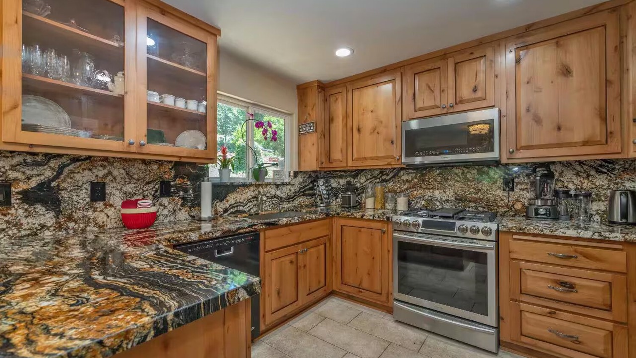 Photo of Kitchen in Apple Hill