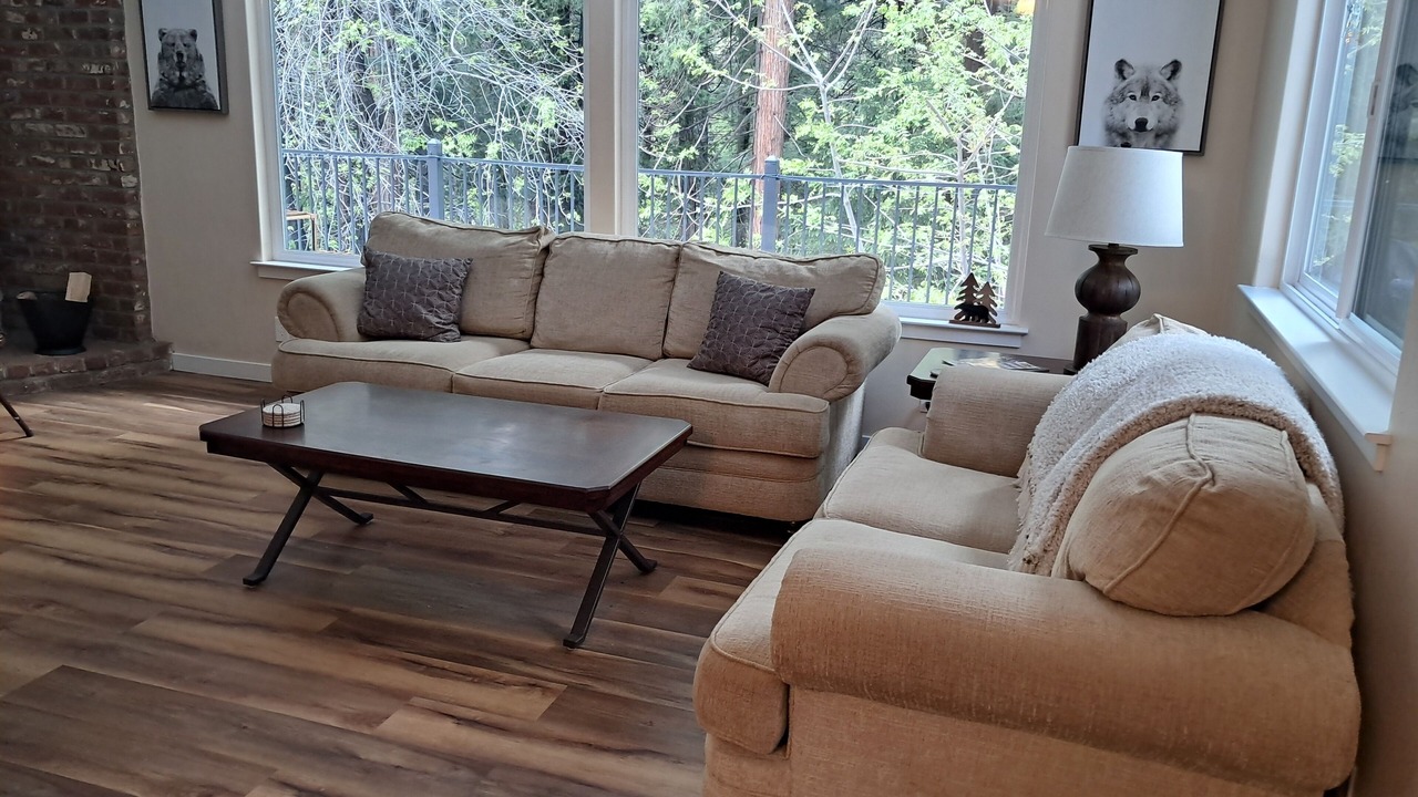 Photo of Livingroom in Apple Hill