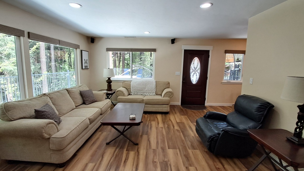 Photo of Livingroom in Apple Hill