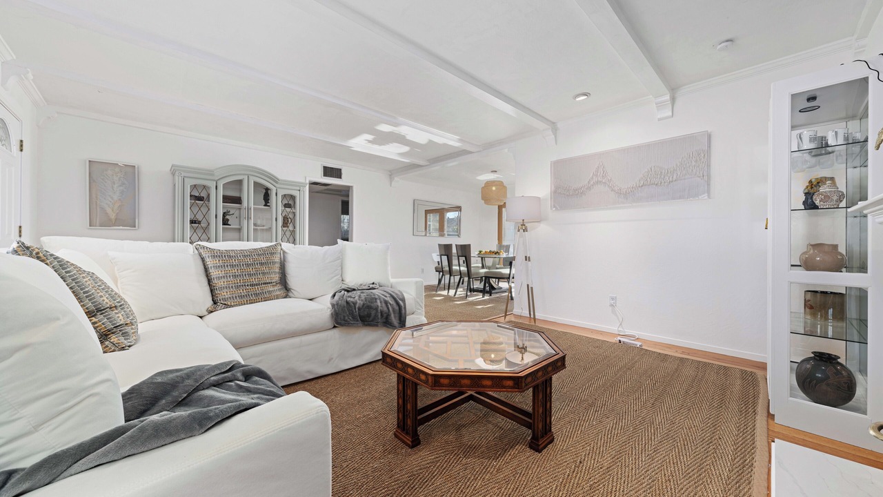 Photo of Livingroom in Arden-Arcade