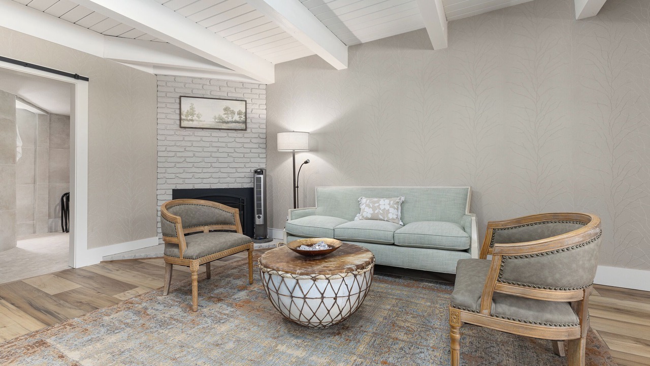 Photo of Livingroom in Springville