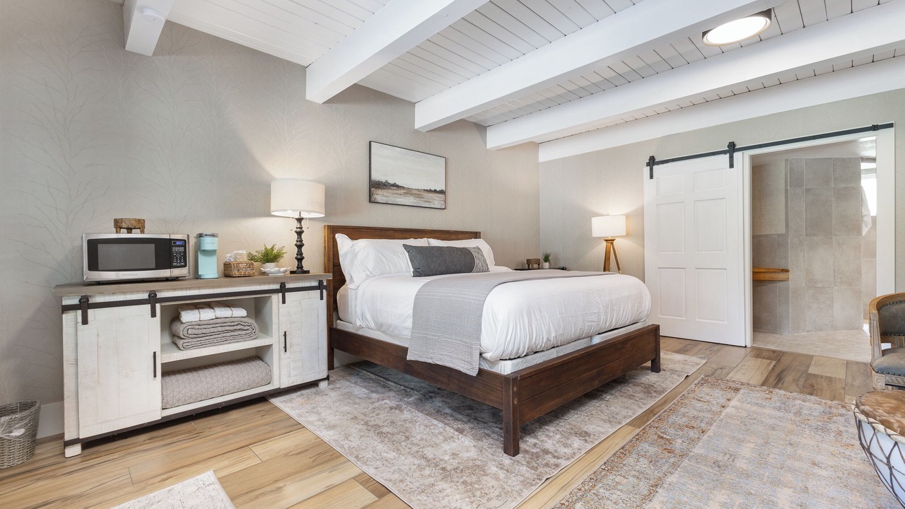 Photo of Bedroom in Springville