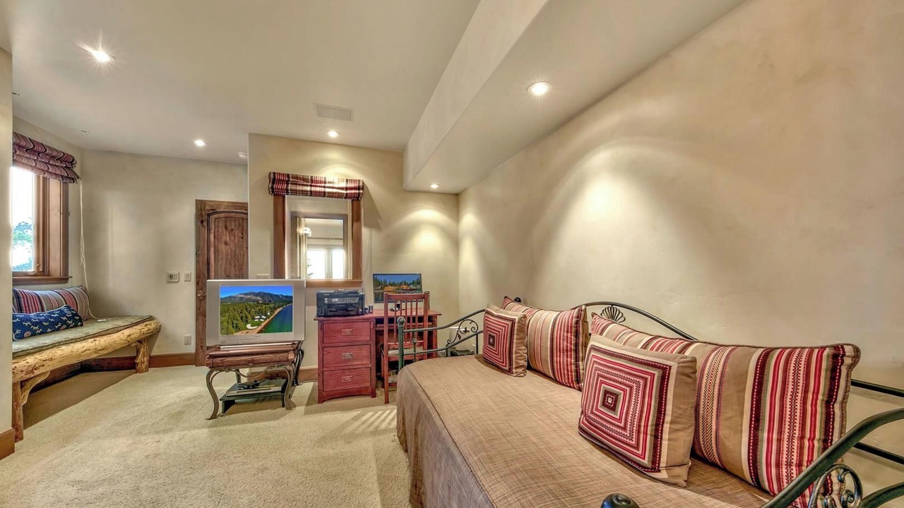 Photo of Livingroom in South Lake Tahoe