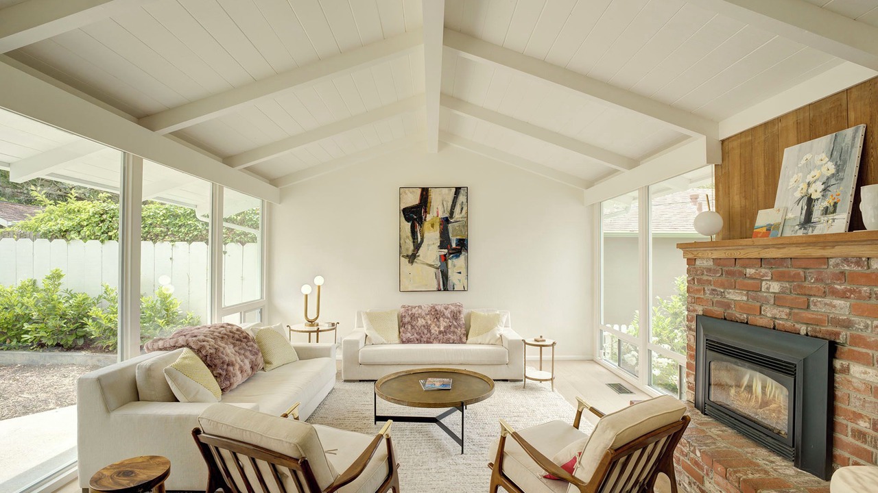 Photo of Livingroom in Northeast Carmel