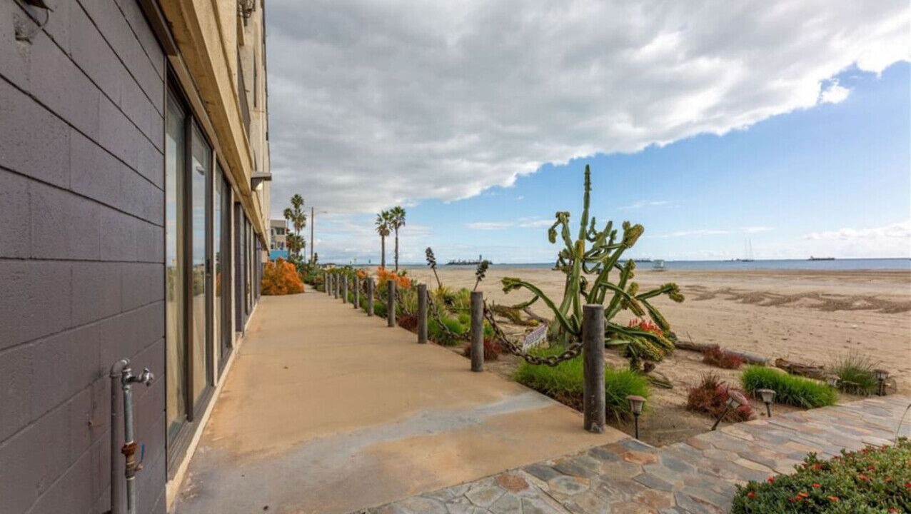 Photo of Others in Alamitos Beach