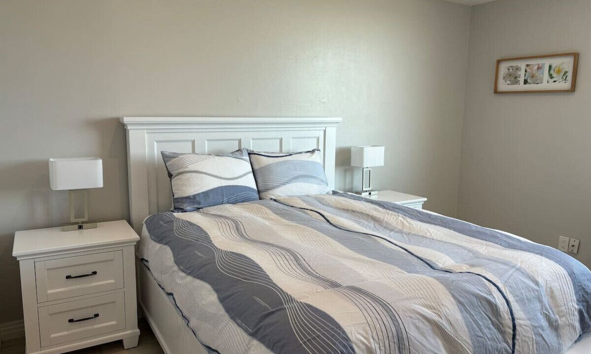 Photo of Bedroom in Alamitos Beach
