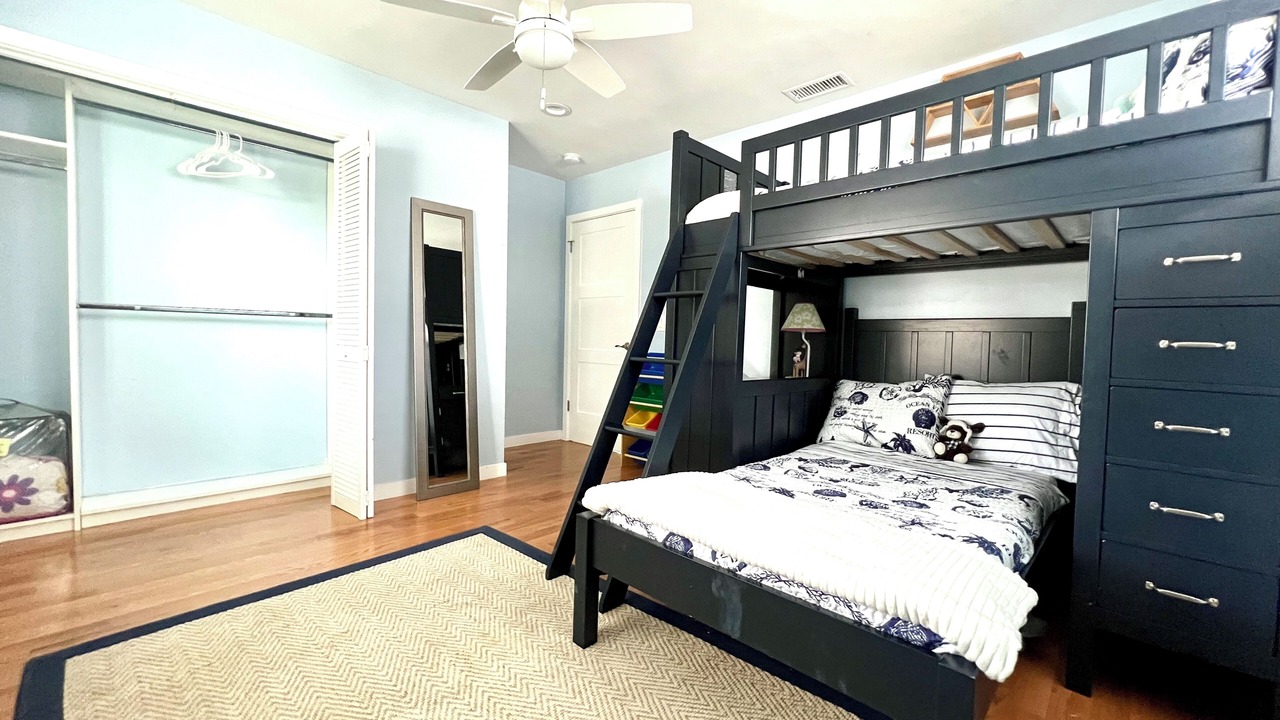 Photo of Bedroom in Talmadge