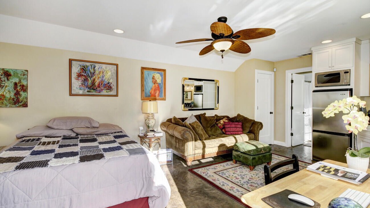 Photo of Livingroom in Land Park