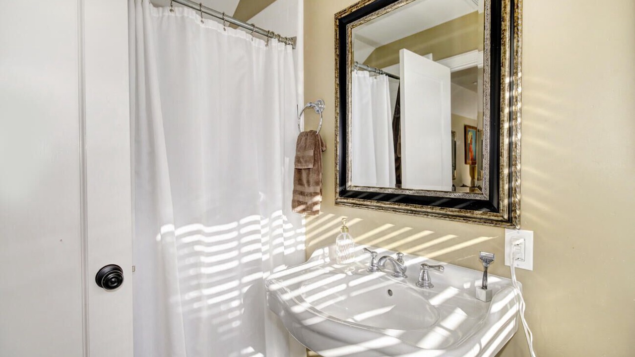 Photo of Bathroom in Land Park