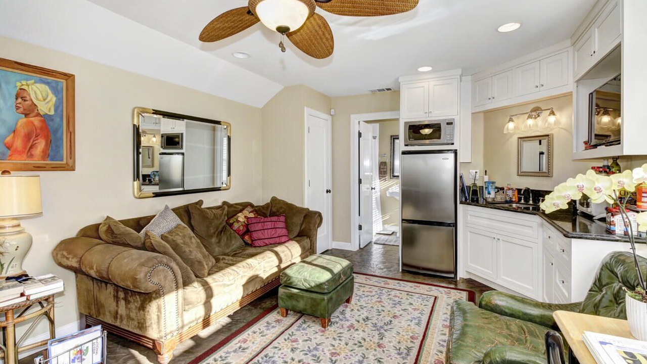 Photo of Livingroom in Land Park