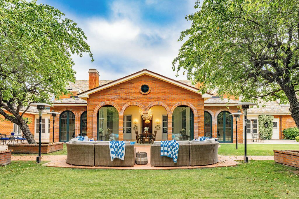 Photo of Patio Balcony in Country Club