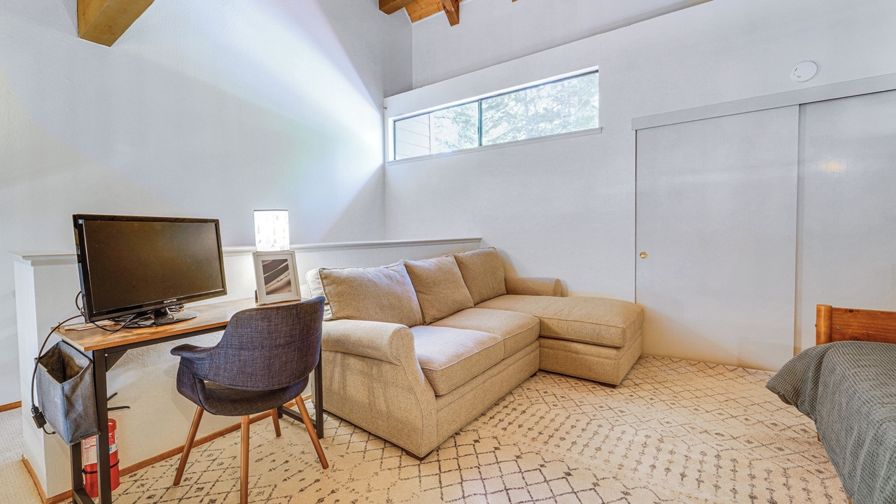 Photo of Livingroom in Carnelian Woods