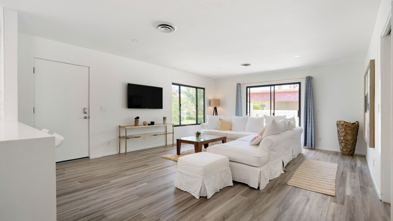 Photo of Livingroom in Deepwell Estates