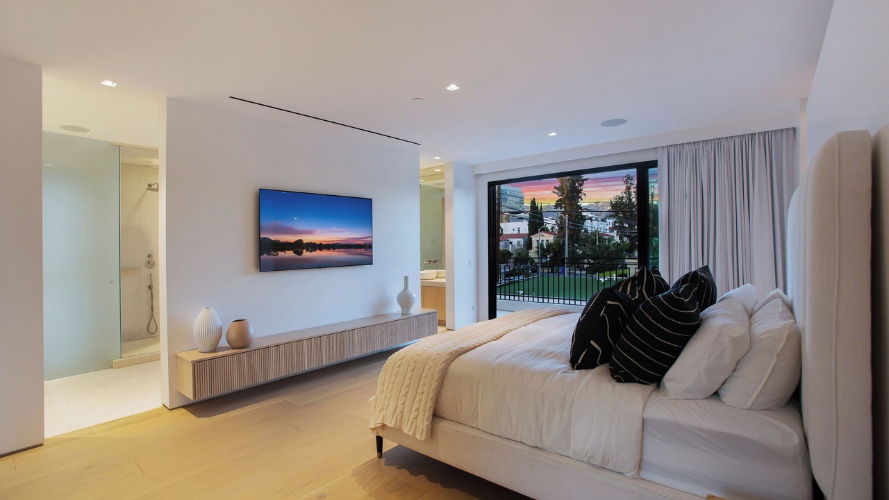 Photo of Bedroom in Beverly Grove