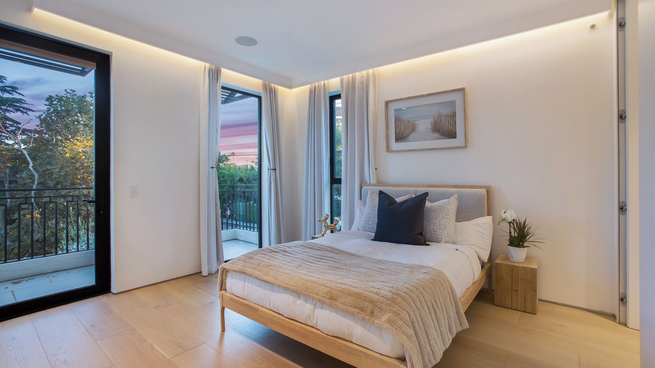 Photo of Bedroom in Beverly Grove