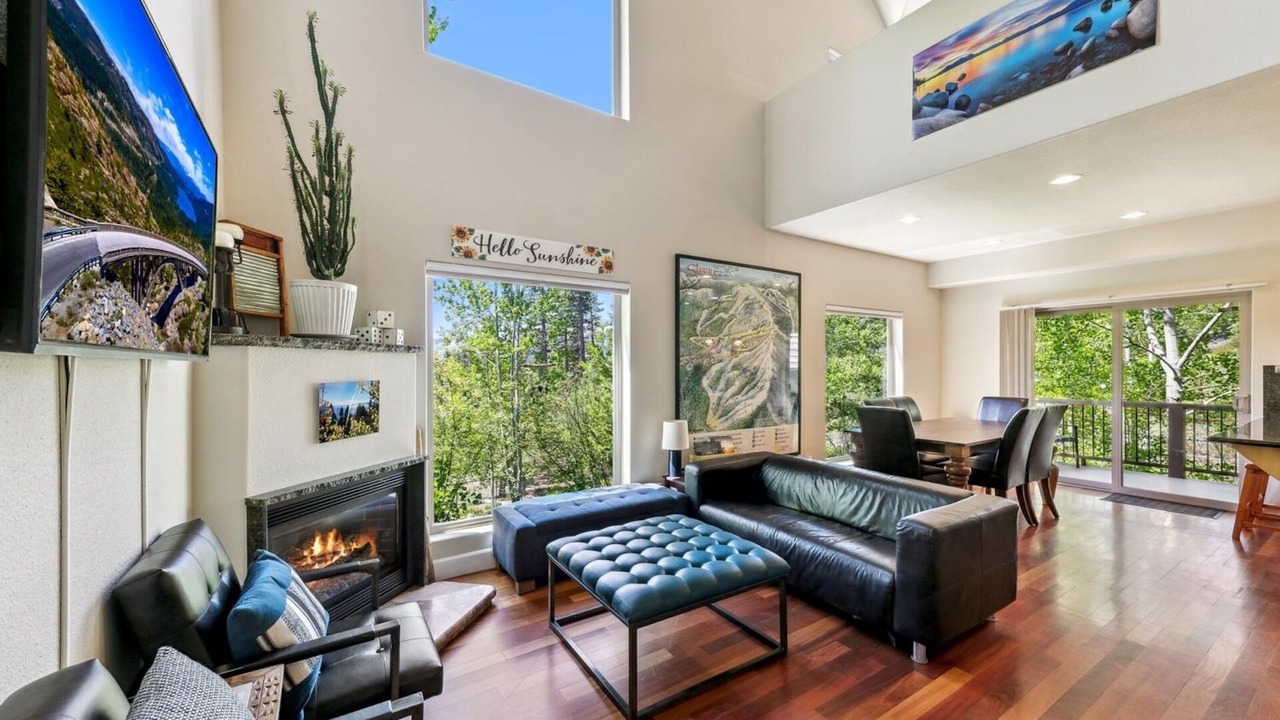 Photo of Livingroom in South Lake Tahoe