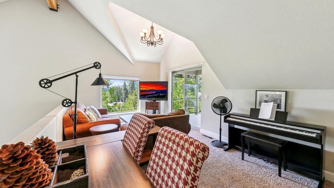 Photo of Livingroom in South Lake Tahoe