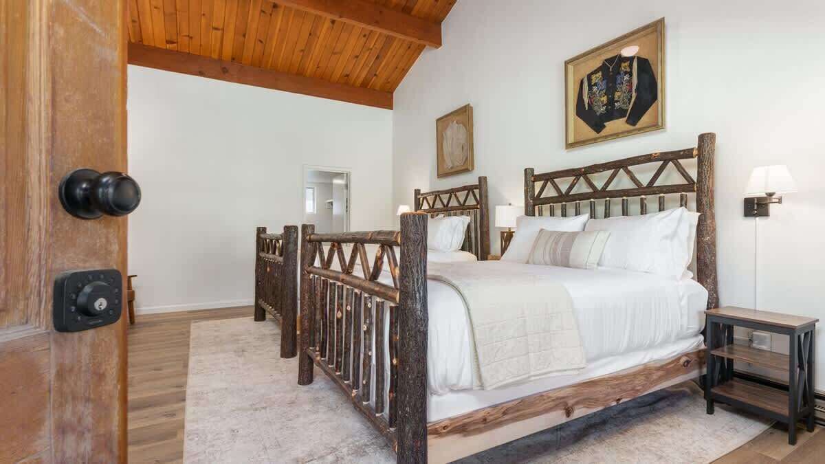 Photo of Bedroom in Springville