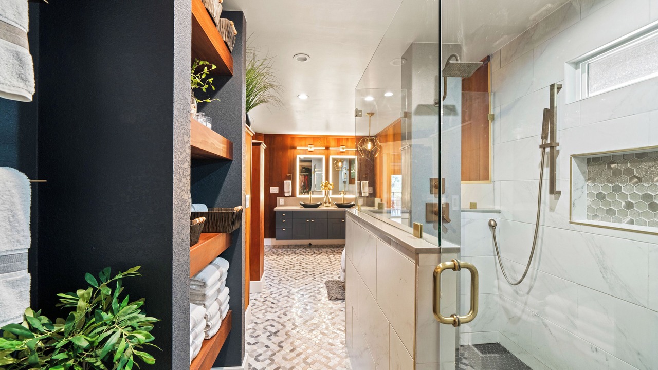 Photo of Bathroom in Cascade