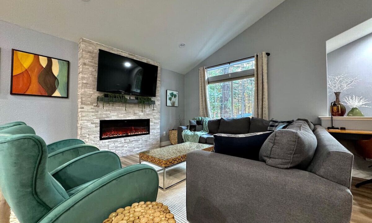 Photo of Livingroom in Pioneer Trail