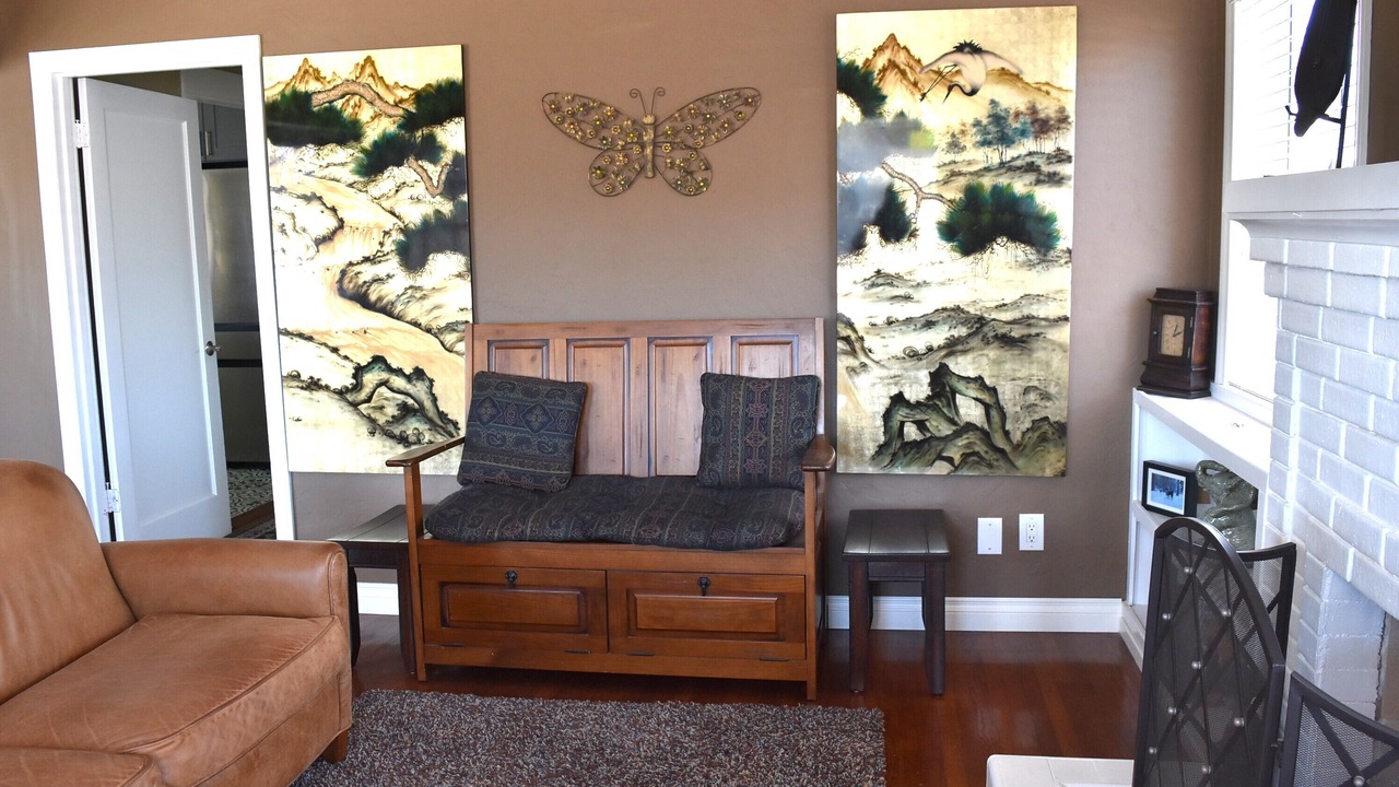 Photo of Livingroom in University Heights