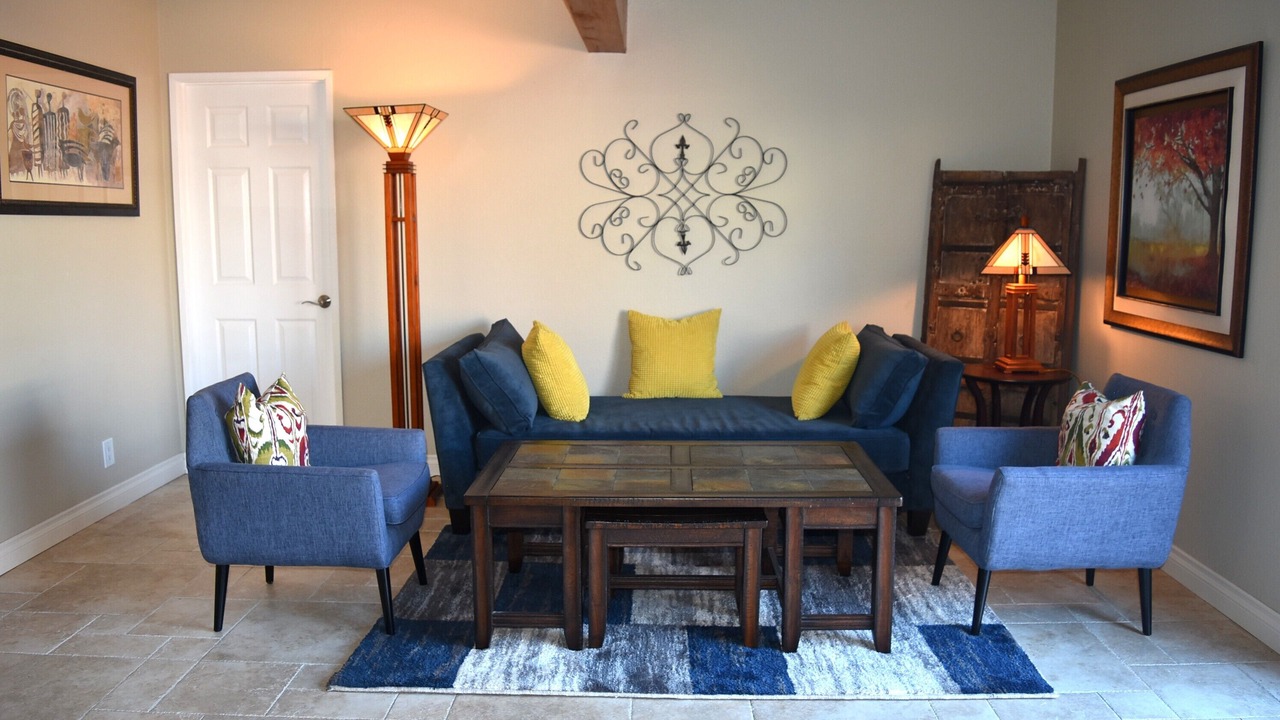 Photo of Livingroom in University Heights