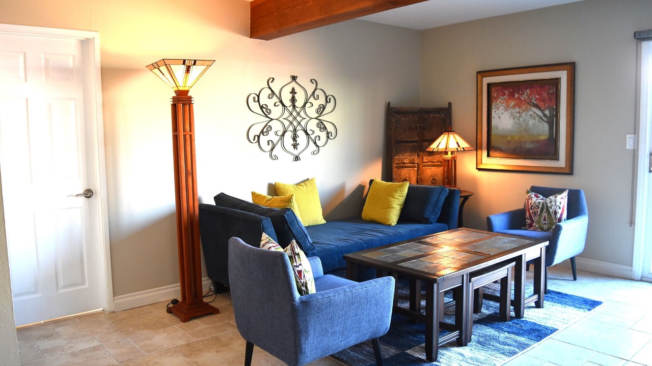 Photo of Livingroom in University Heights