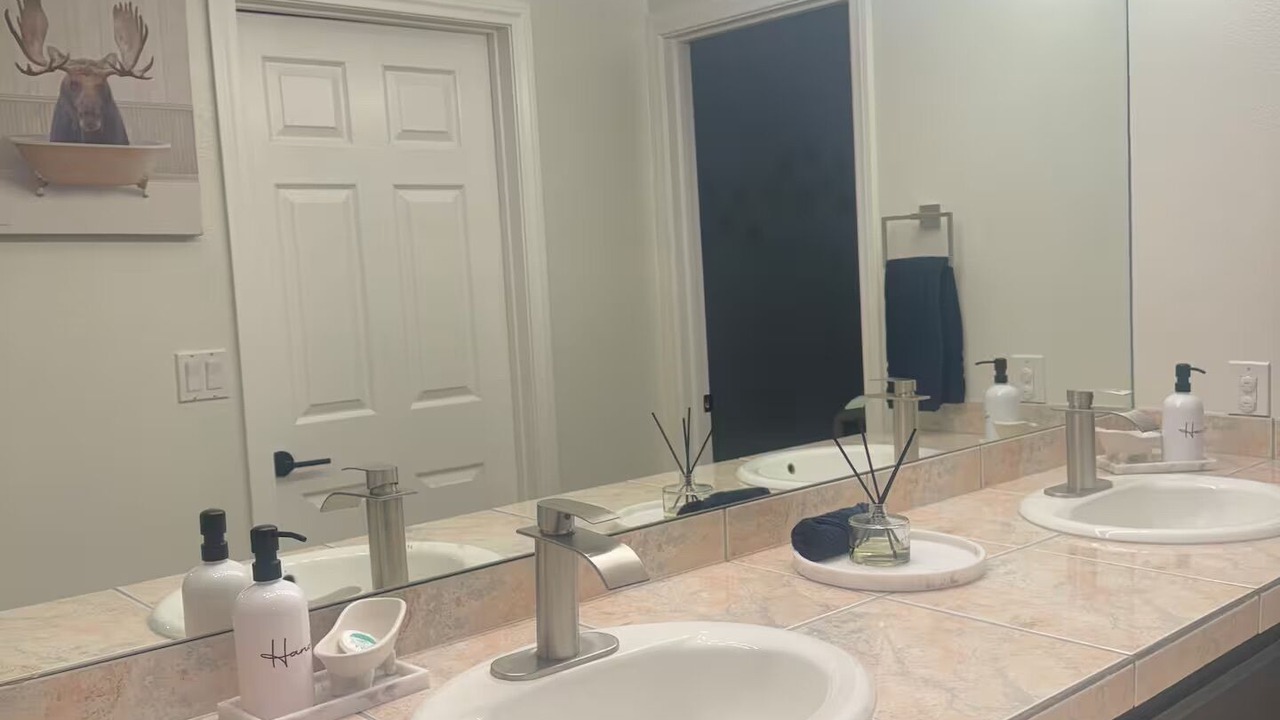 Photo of Bathroom in Blue Jay