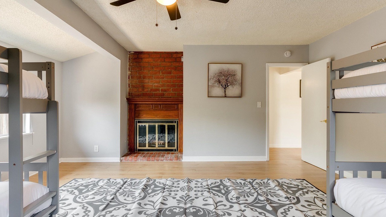 Photo of Bedroom in Granada Hills North