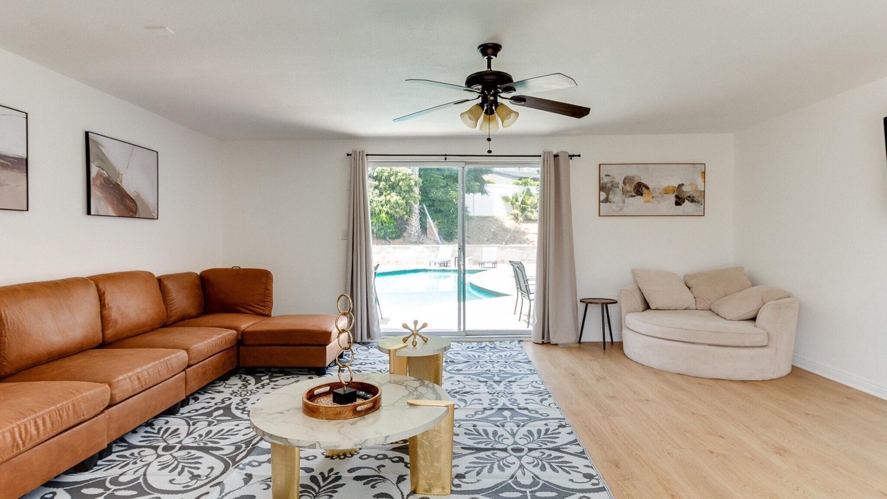 Photo of Livingroom in Granada Hills North