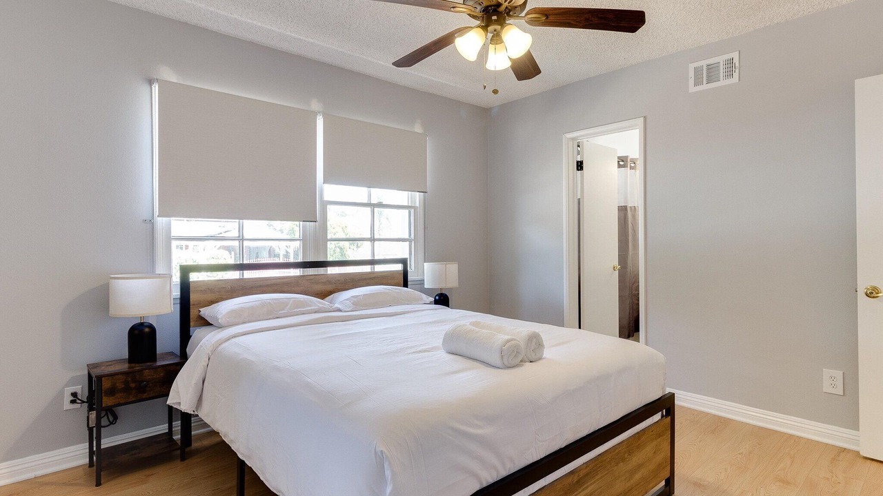 Photo of Bedroom in Granada Hills North