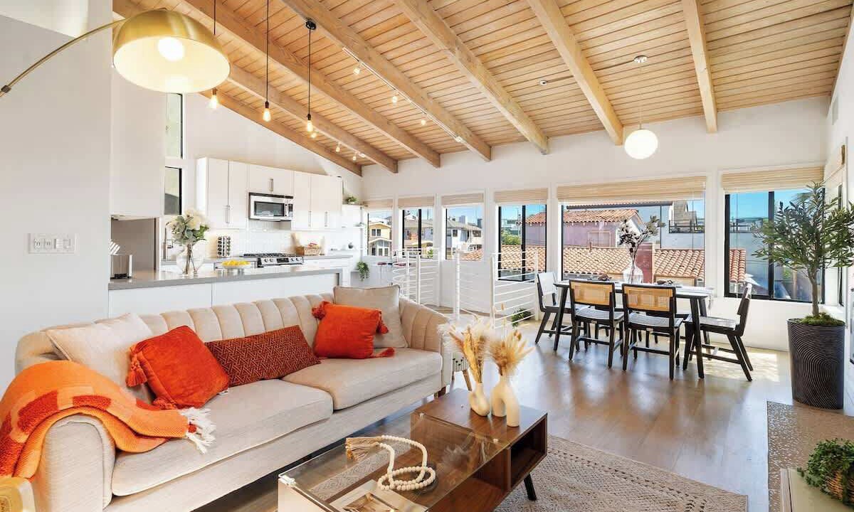 Photo of Livingroom in The Strand