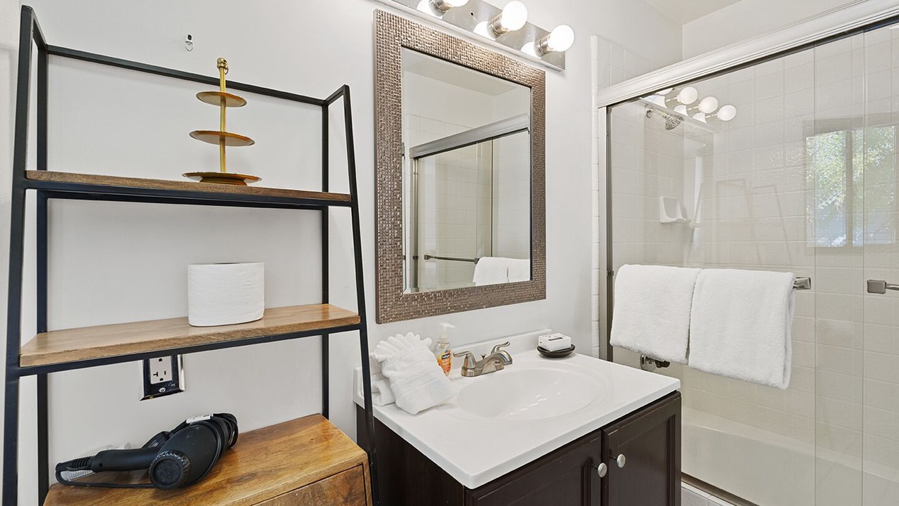 Photo of Bathroom in Araby