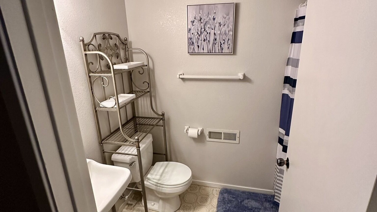 Photo of Bathroom in Lake Almanor Country Club