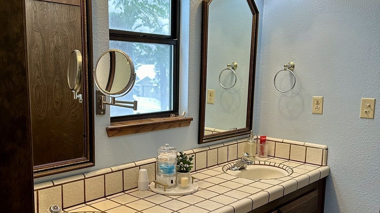 Photo of Bathroom in Lake Almanor Country Club