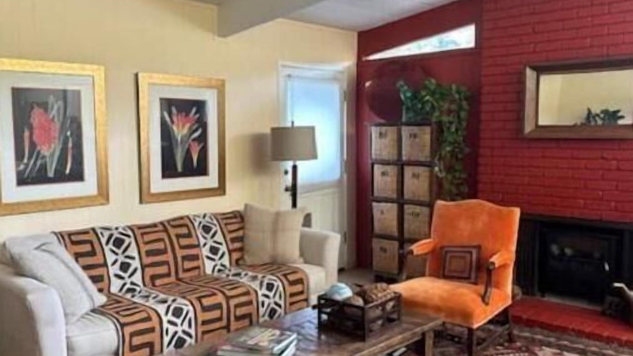 Photo of Livingroom in Lucas Valley-Marinwood